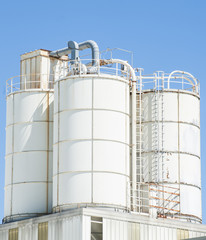 White silos for lime