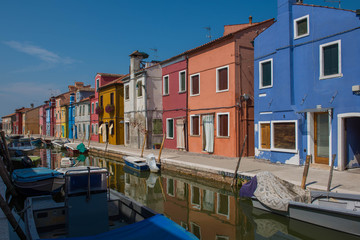 Fototapeta na wymiar Colorful homes of Burano.