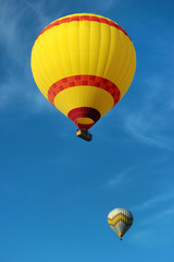 Fototapeta na wymiar Colorful hot-air balloons