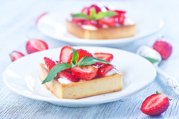 cake with fresh strawberry