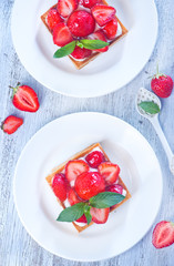 cake with fresh strawberry