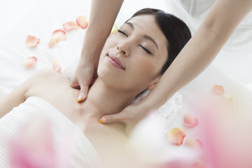 Obraz na płótnie Canvas Decollete of lymphatic massage