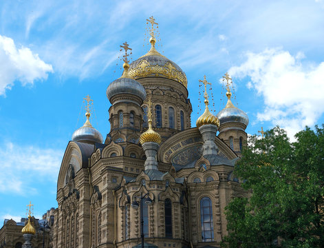 St. Petersburg, Lieutenant Schmidt Embankment 27, Compound Optina, the cathedral, close-up dome