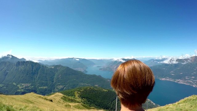 trekking sopra il lago di Como - Italy