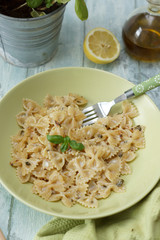 Farfalle al limone e basilico