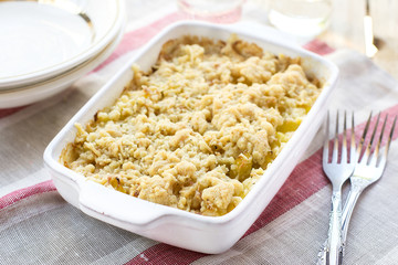 Courgette crumble with zucchini and cheese