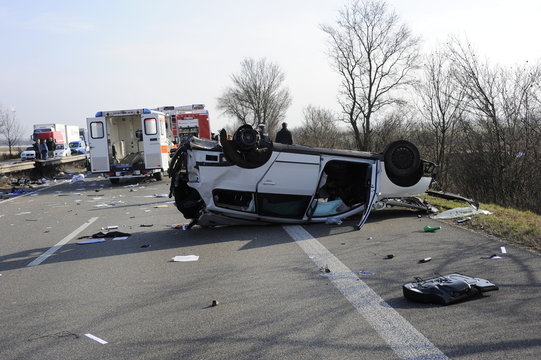 Schwere Unfälle auf Autobahn und Bundesstraße