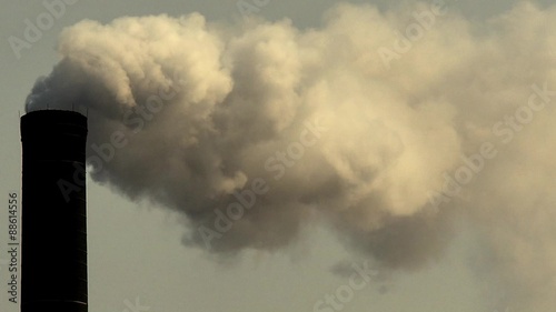 "Rauchender Kamin" Stockmaterial und lizenzfreie Videos auf Fotolia.com