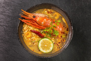えびのラクサ　アジア麺 Laksa Malaysian noodles dish