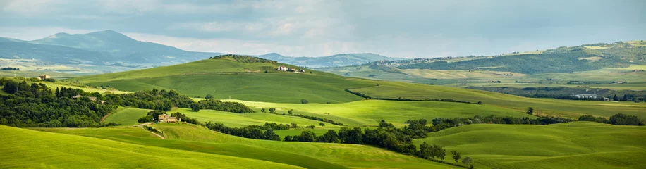 Fotobehang Panoramisch uitzicht heuvels van Toscane Italië © ZoomTeam