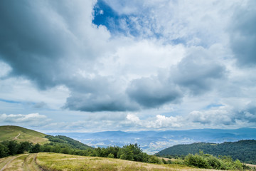 Fototapeta na wymiar cloudy mountain landscape