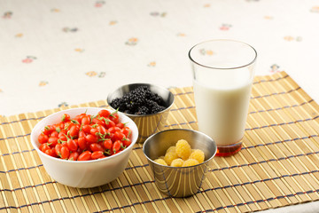 Goji, raspberries and blackberries