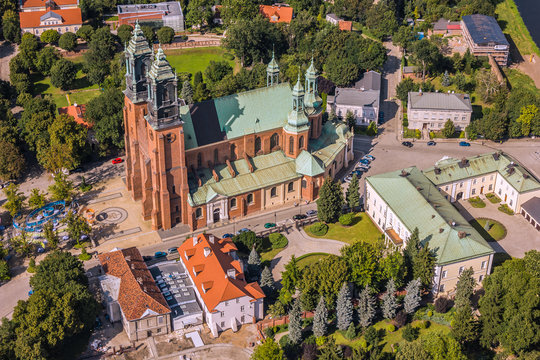 Fototapeta Poznań, Ostrów Tumski z Katedrą z lotu ptaka