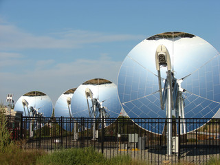 parabolic dish solar collector - obrazy, fototapety, plakaty