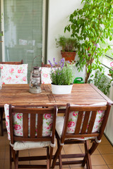 balcony in summer - Balkon im Sommer, Tisch, Stühle, Deko, Lave