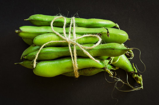 cord tied green beans