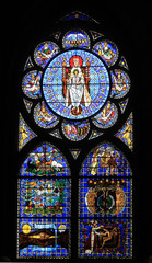 Vitrail de la Genèse dans la cathédrale Notre-
Dame de l'Assomption à Clermont-Ferrand