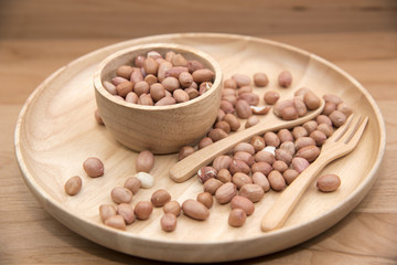 Peanuts used to make snack and foods or cook and have health benefits 