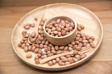 Peanuts used to make snack and foods or cook and have health benefits 
