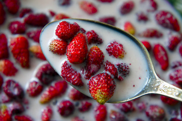 milk with strawberries