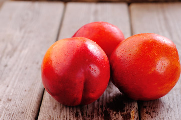 peach or nectarine on