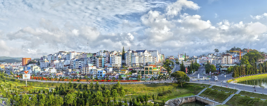 Dalat City welcomes new date for the city shines rays fog was awoken welcome tourists to this resort in the summer day