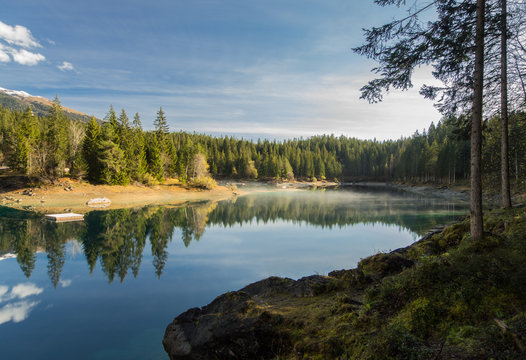 Caumasee mit Morgendunst