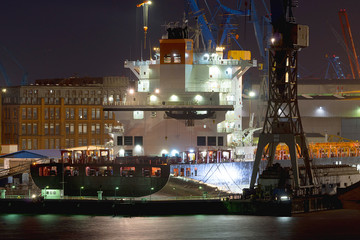 Hamburg, Blohm und Voss Dock 17: Liverpool Express im Dock