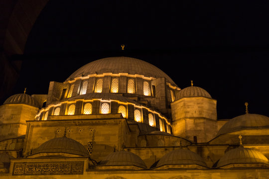dome of the 16th century Süleymaniye mosque built by master architect Sinan, Istanbul, Turkey