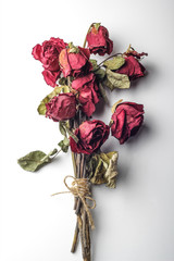 Naklejka premium tied dried roses