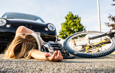 Autofahrer hat junge Frau überfahren