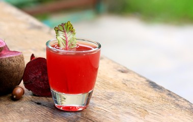 fresh beetroot and juice
