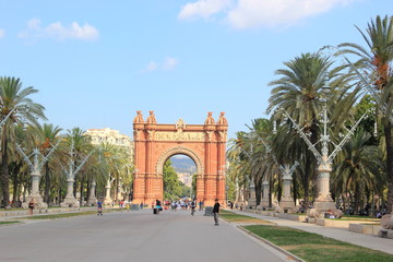 Fototapeta na wymiar Der berühmte Arc de Triomf in Barcelona