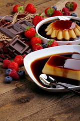 Crem caramel ,cioccolato e frutti rossi