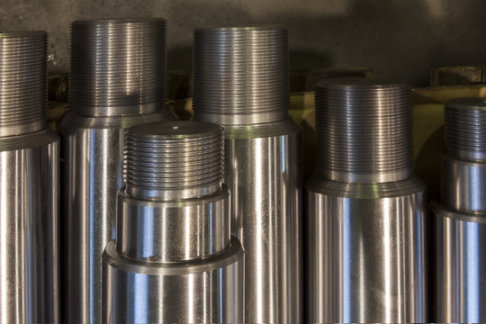 metal shaft with thread