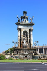 Obraz premium Blick auf die Placa d'Espanya mit dem Monument in Barcelona
