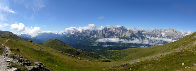Fototapeta na wymiar karnischer Höhenweg - Sextner Dolomiten 