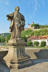 Fototapeta premium Sankt Kolonat, Alte Mainbrücke, Würzburg