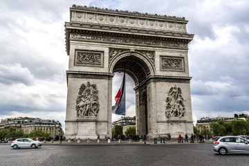 Fototapeta na wymiar Arc de Triomphe de l'Etoile on de Gaulle Place, Paris, France.