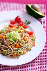 Whole wheat spaghetti with vegetables