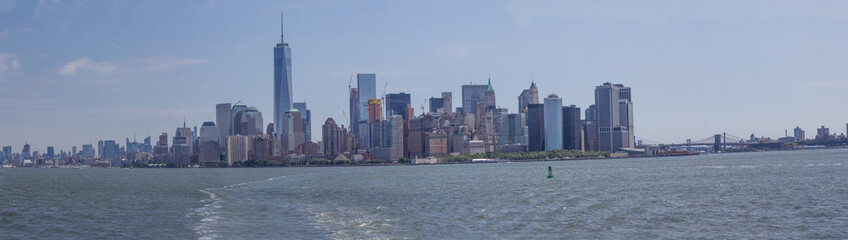 Fototapeta na wymiar Panoramic View Hudson River and New York City Skyline