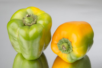 Pimiento verde y amarillo