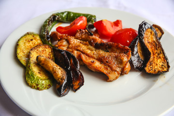 Grilled chicken with vegetables