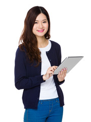 Fototapeta premium Young woman use of the tablet pc