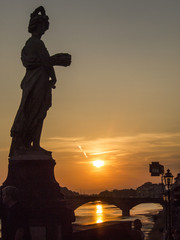 Italia,Toscana,Firenze,statua del ponte Santa Trinita