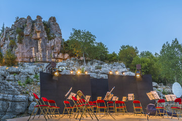 scène de concert de musique classique en plein air
