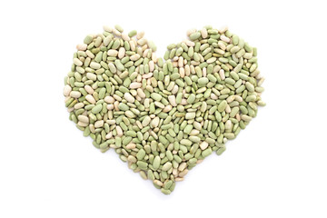 Flageolet beans in a heart shape