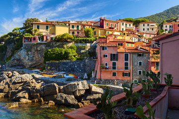 tellaro houses
