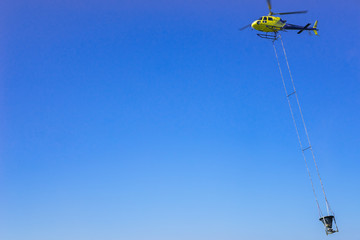 Arbeit mit dem Helikopter © ThomBal