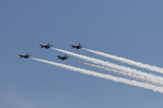 USAF Thunderbirds.